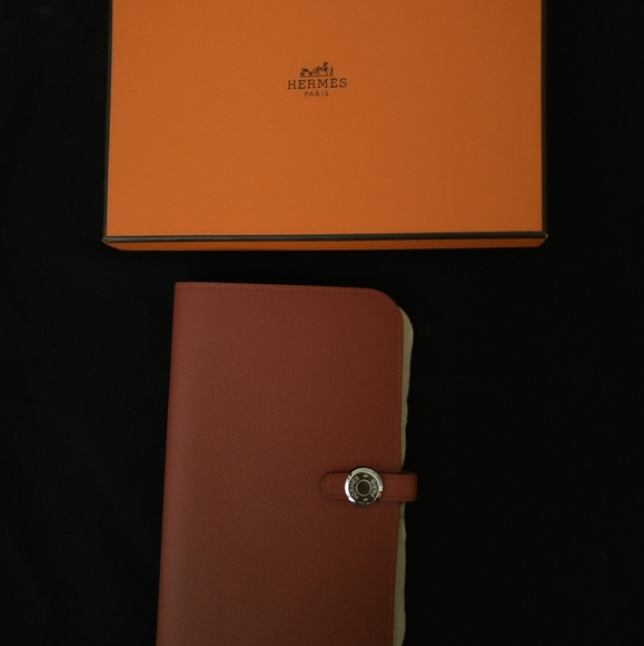 Authentic NWT Hermes Wallet full set - Picture 8 of 9